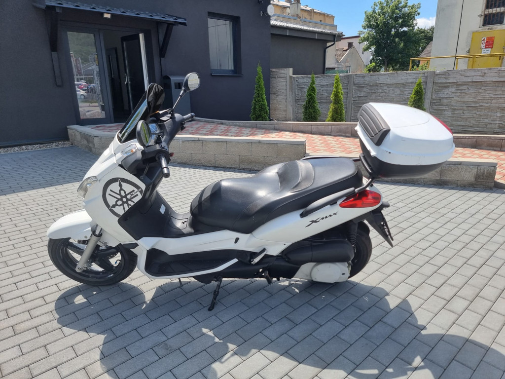 Yamaha X-Max 250 