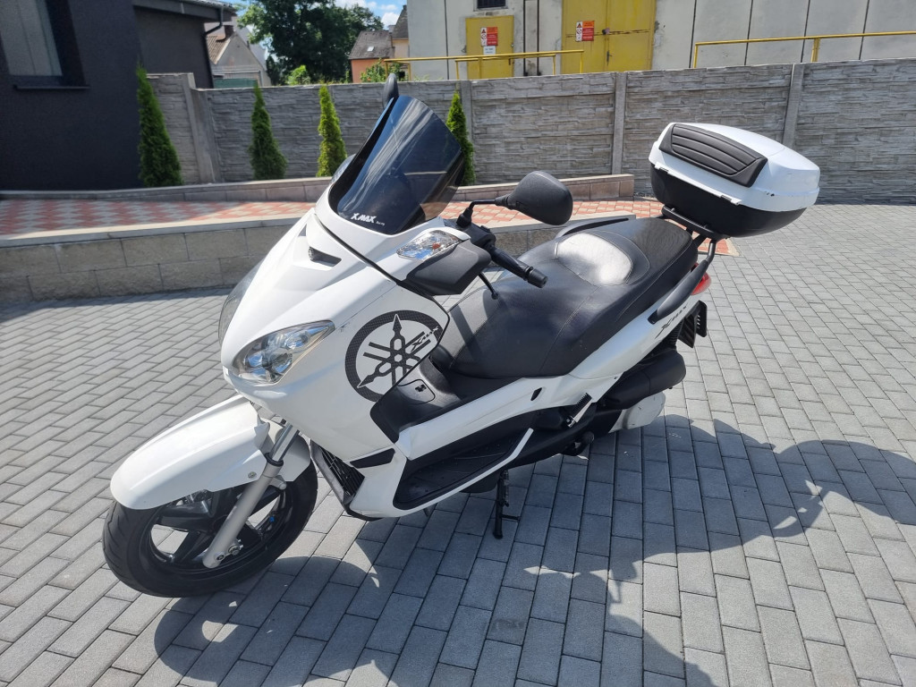 Yamaha X-Max 250 