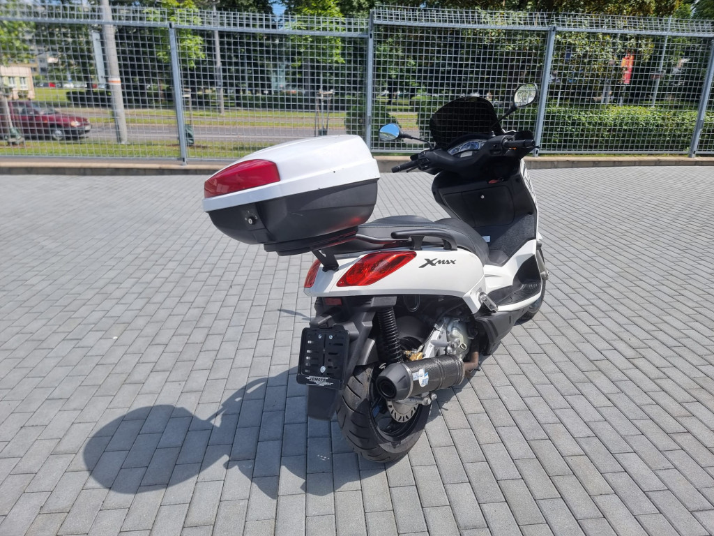 Yamaha X-Max 250 