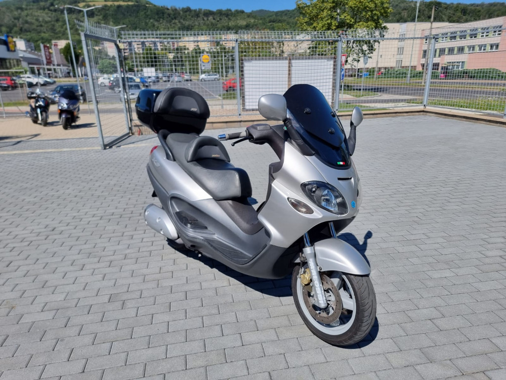 Piaggio X9 