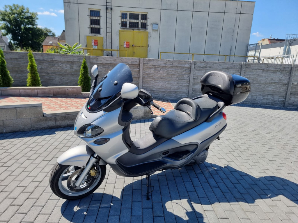 Piaggio X9 