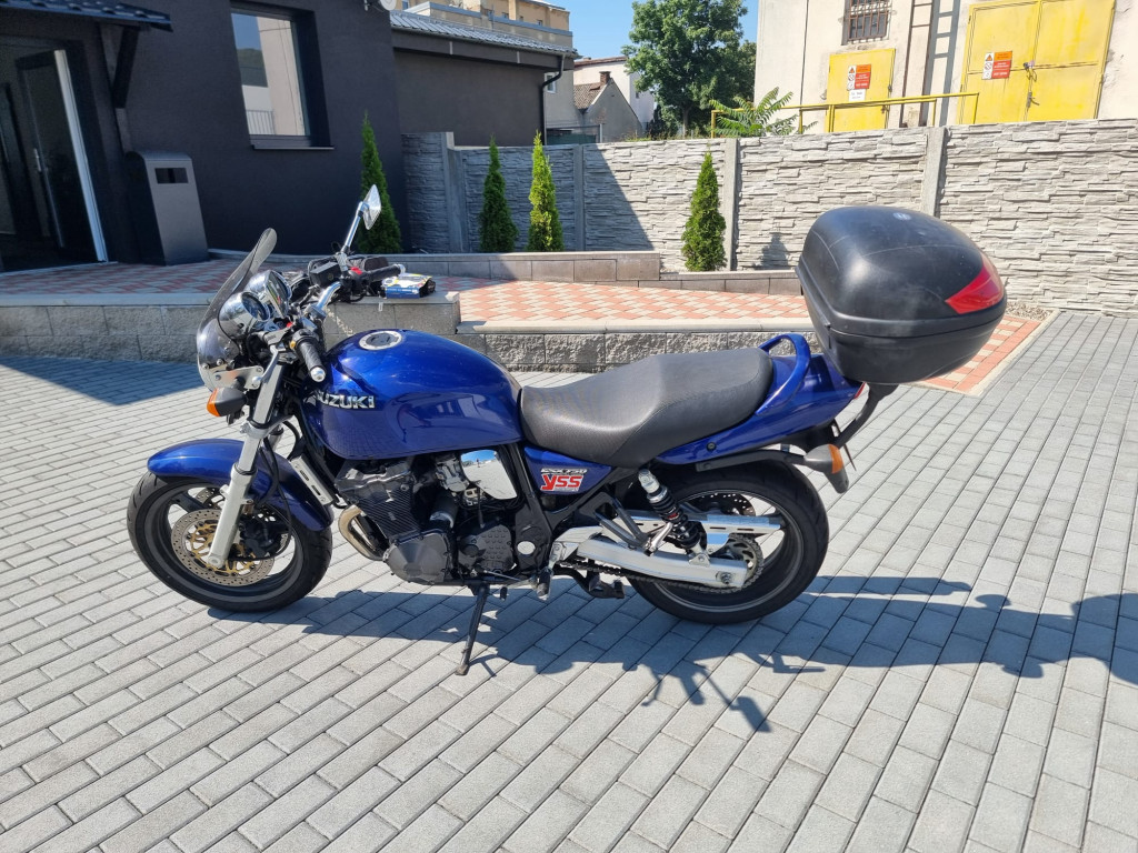 Suzuki Inazuma 750