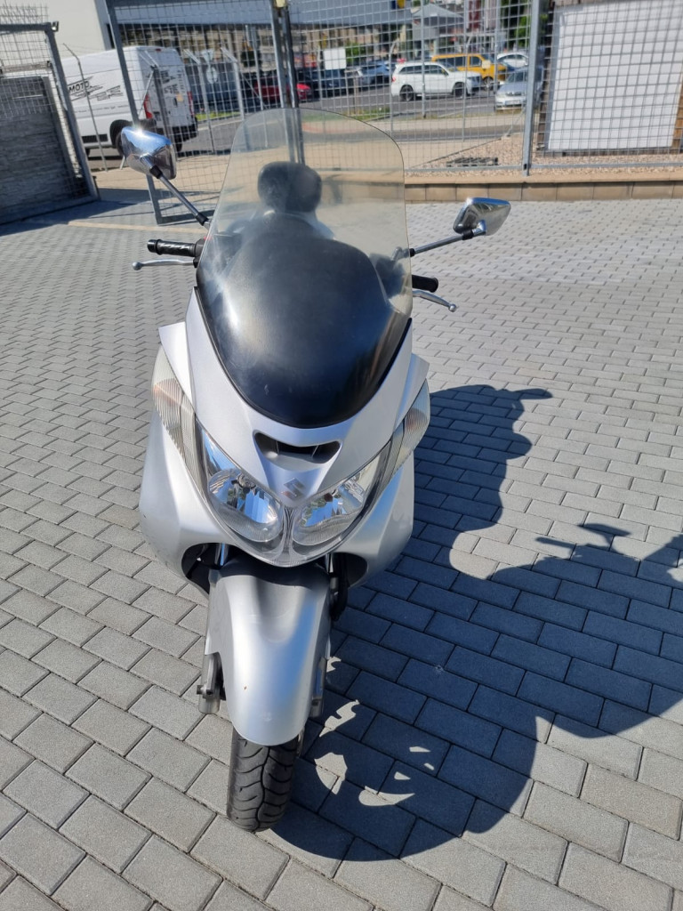 Suzuki Burgman AN 400