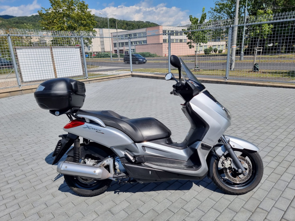 Yamaha X-Max 250 