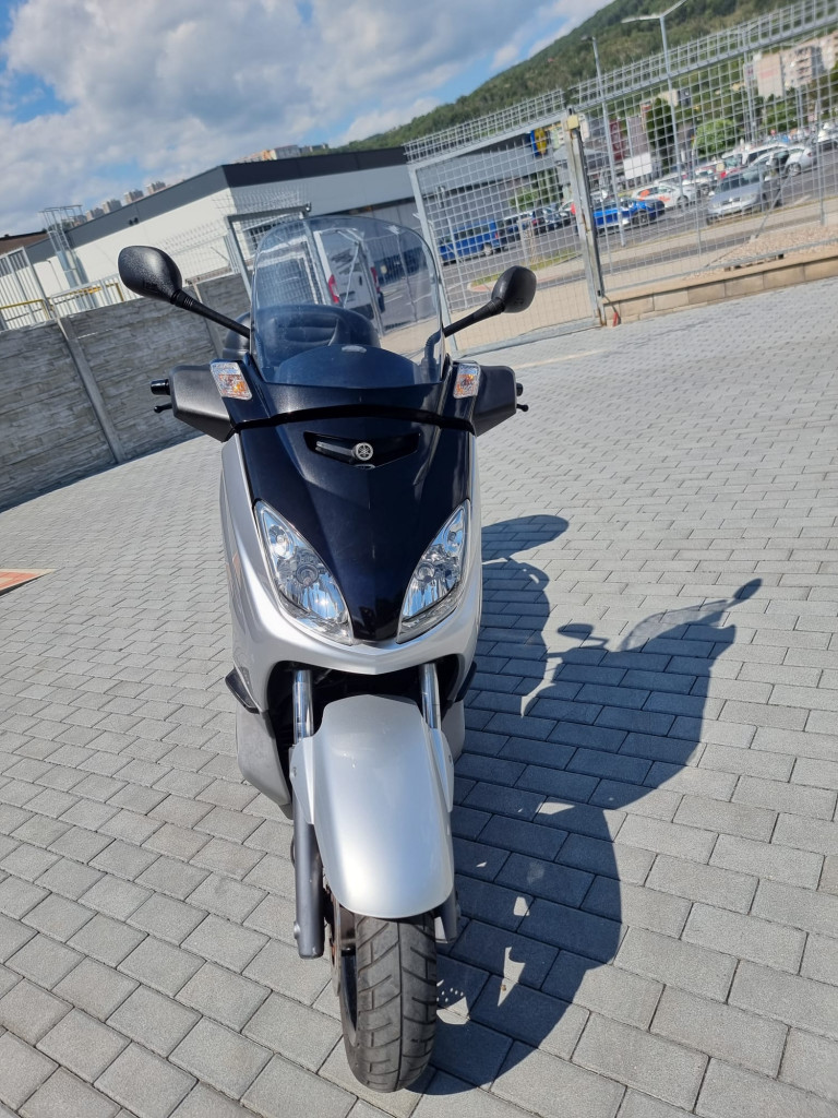 Yamaha X-Max 250 