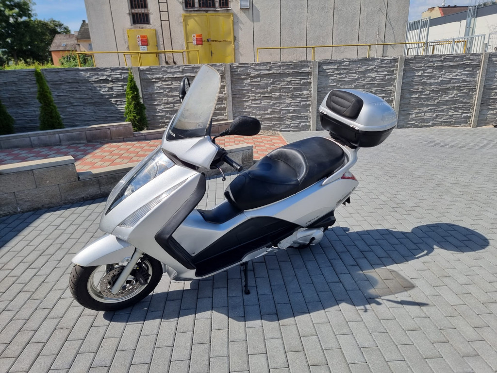 Honda FES 150 Pantheon ie