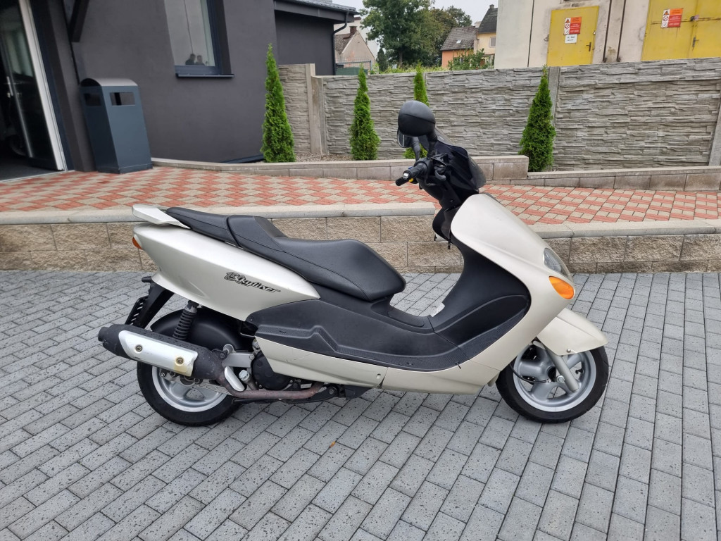 Yamaha Majesty 150 Skyliner