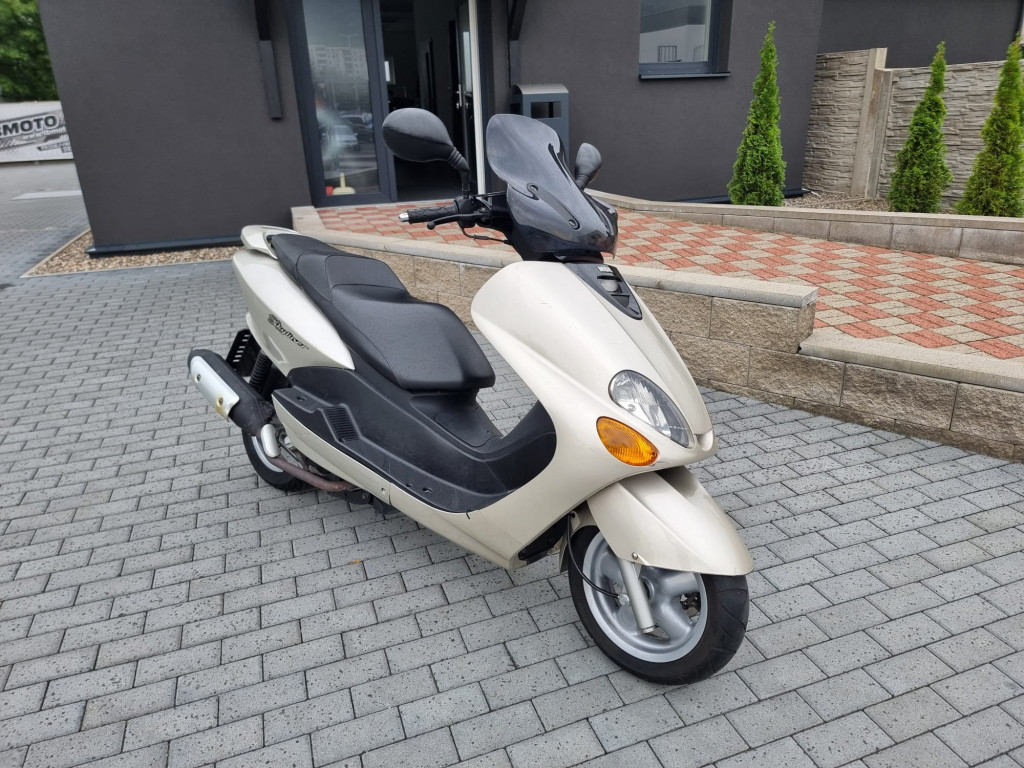 Yamaha Majesty 150 Skyliner