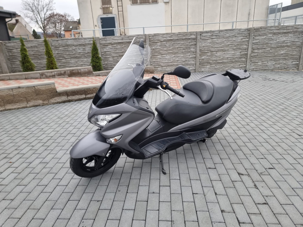 Suzuki Burgman 200