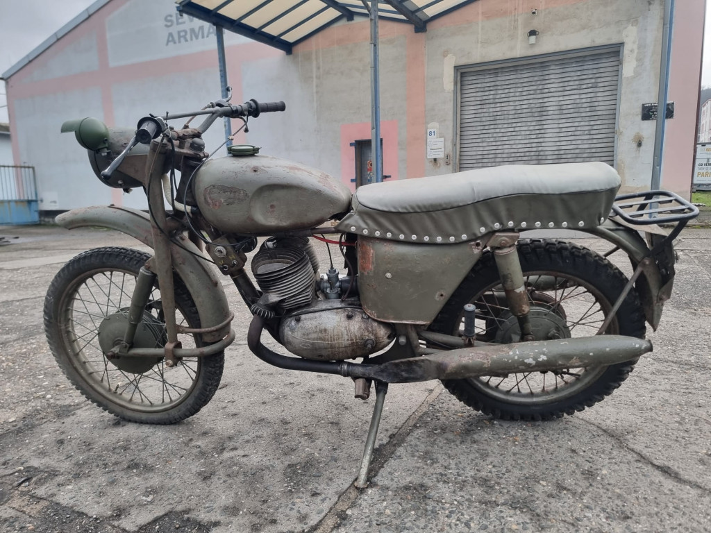 Jawa 350 Monark